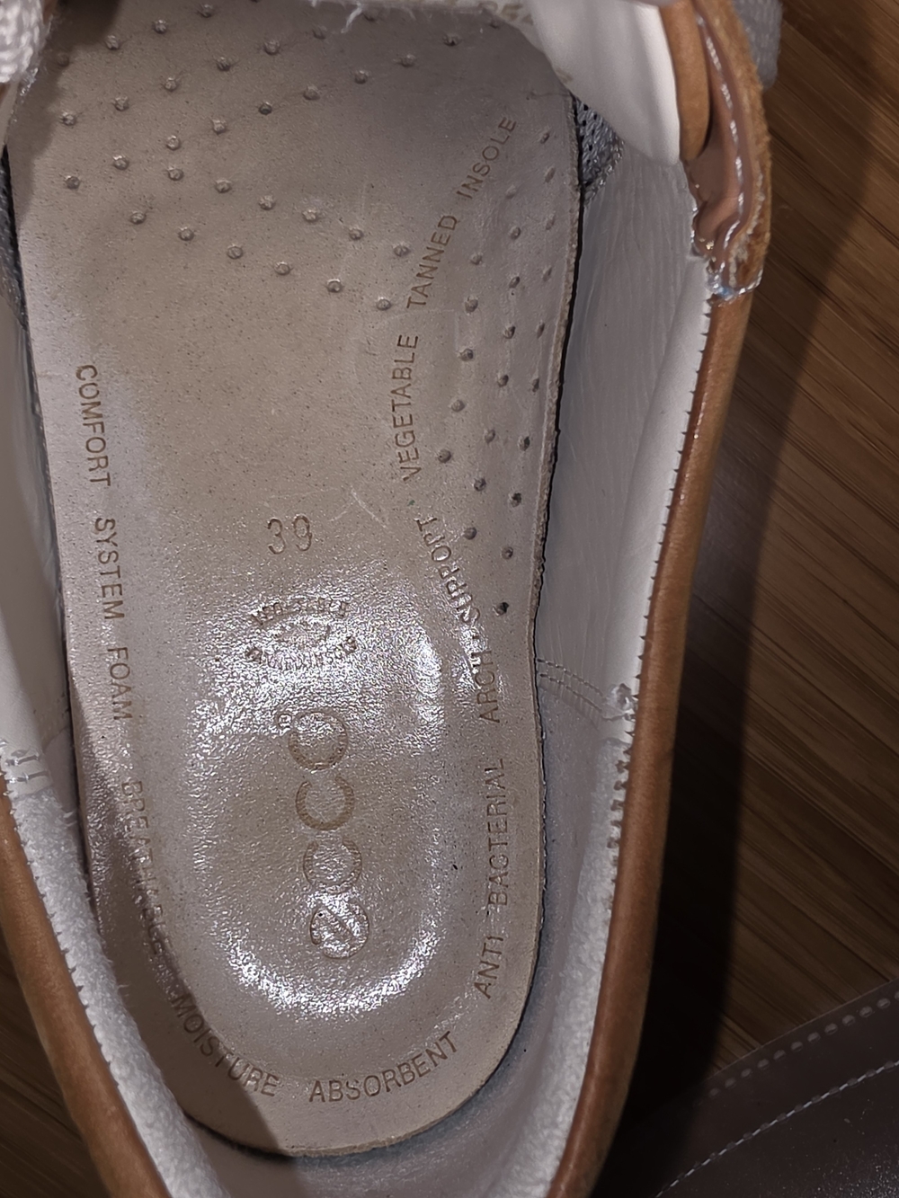 Ecco Women's Tan Suede Lace-Up Sneakers with White Laces and Striped Tongue - Picture 10 of 16